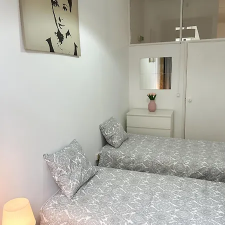 Flat - Downtown Apartment *